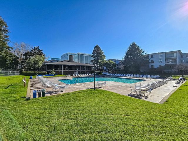 8 Admiral Dr A238, Emeryville, CA 94608