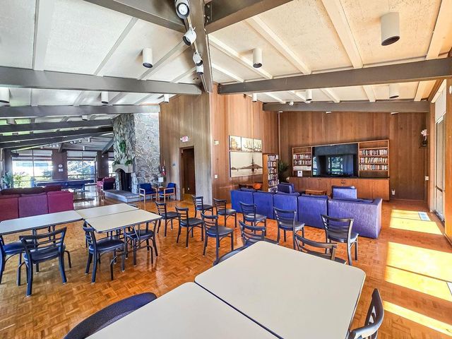 8 Admiral Dr A238, Emeryville, CA 94608