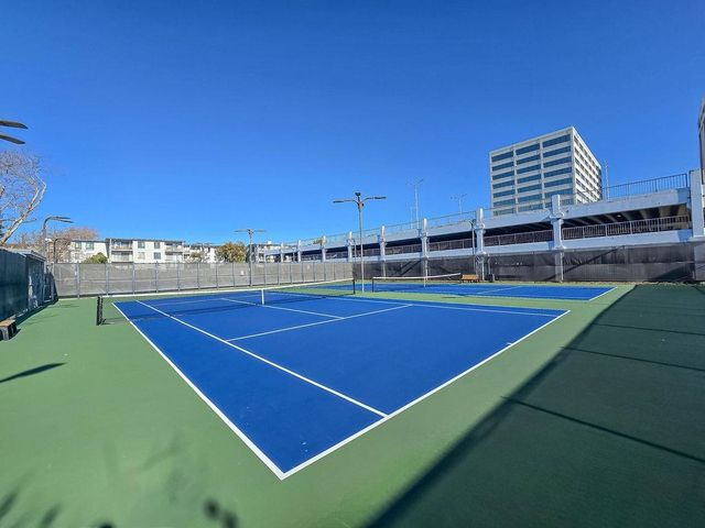 8 Admiral Dr A238, Emeryville, CA 94608