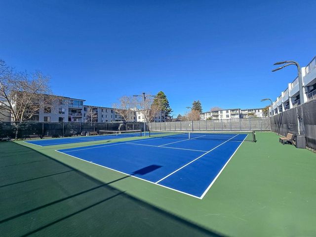 8 Admiral Dr A238, Emeryville, CA 94608