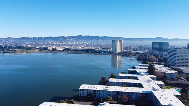 8 Admiral Dr A238, Emeryville, CA 94608
