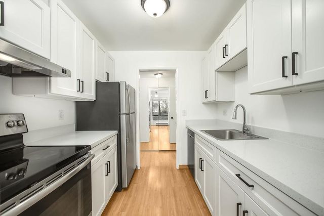 8 Admiral Dr A238, Emeryville, CA 94608