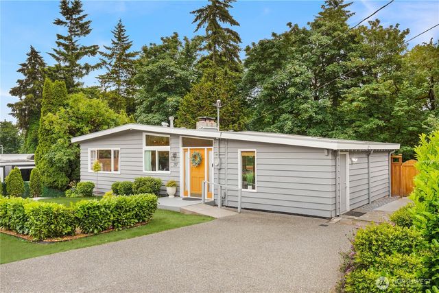 217 NW 6th Street, Renton, WA 98057