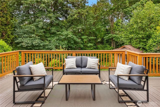 217 NW 6th Street, Renton, WA 98057