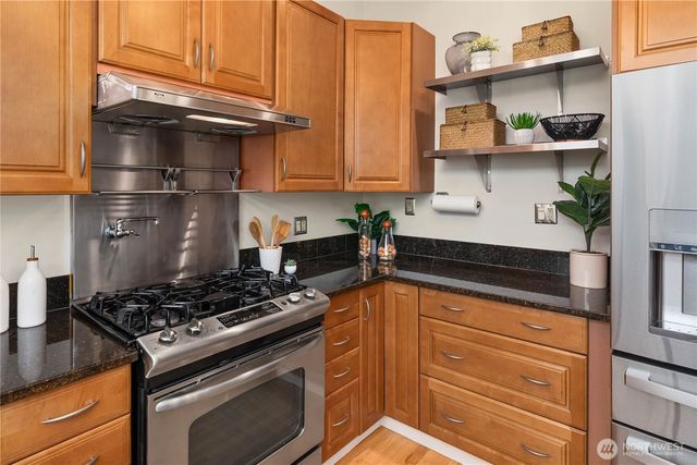 217 NW 6th Street, Renton, WA 98057