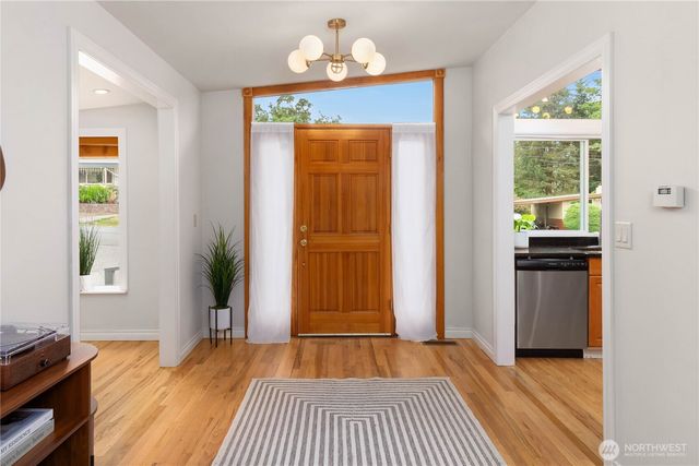 217 NW 6th Street, Renton, WA 98057