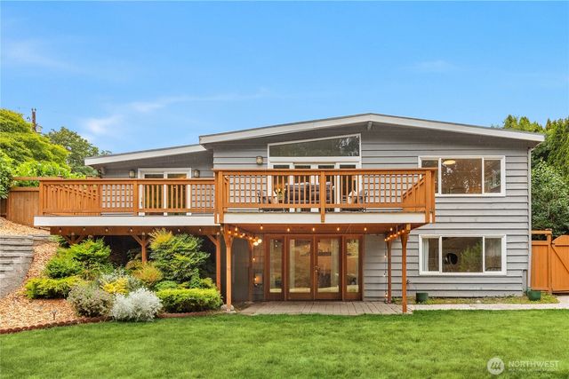 217 NW 6th Street, Renton, WA 98057