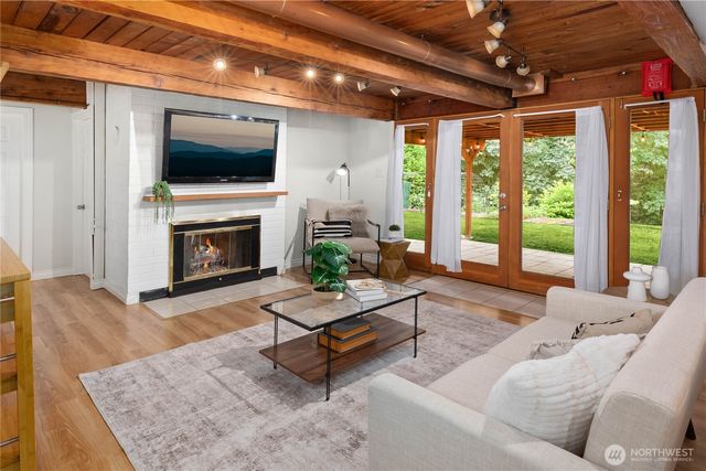 217 NW 6th Street, Renton, WA 98057
