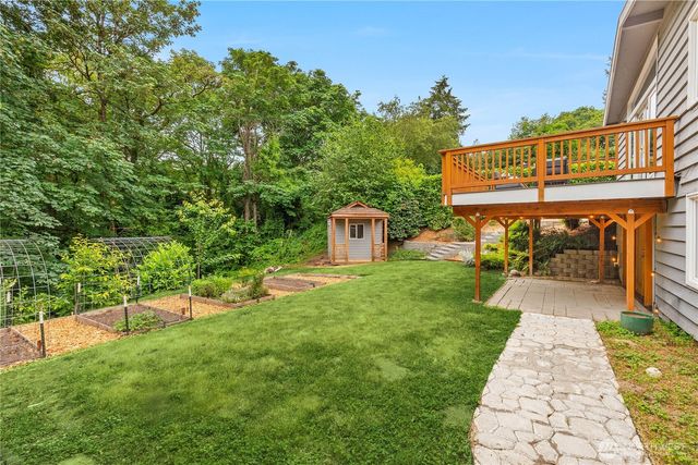 217 NW 6th Street, Renton, WA 98057