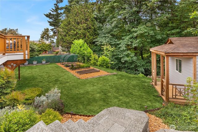 217 NW 6th Street, Renton, WA 98057