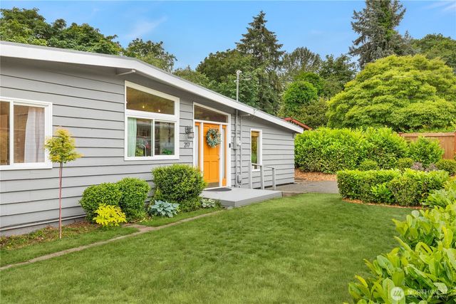 217 NW 6th Street, Renton, WA 98057