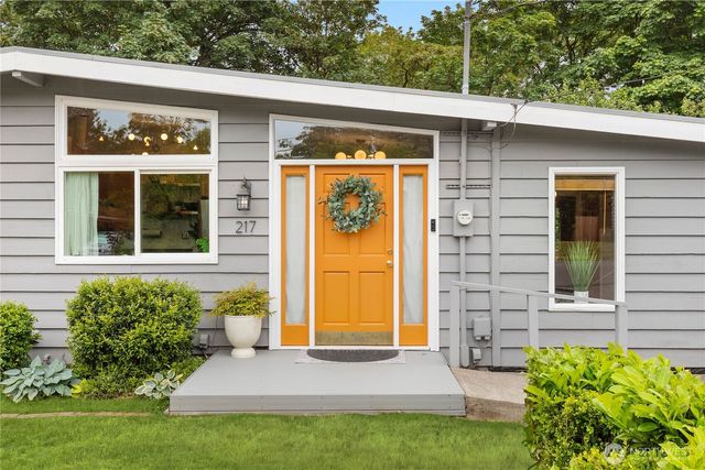 217 NW 6th Street, Renton, WA 98057