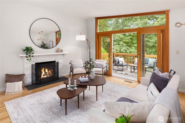 217 NW 6th Street, Renton, WA 98057