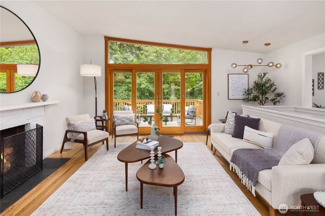 217 NW 6th Street, Renton, WA 98057
