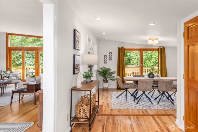 217 NW 6th Street, Renton, WA 98057