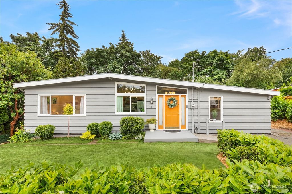 217 NW 6th Street, Renton, WA 98057