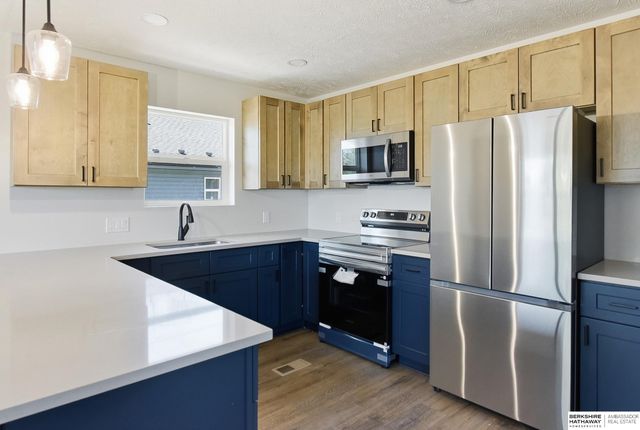 2214 N 26th Street, Omaha, NE 68111