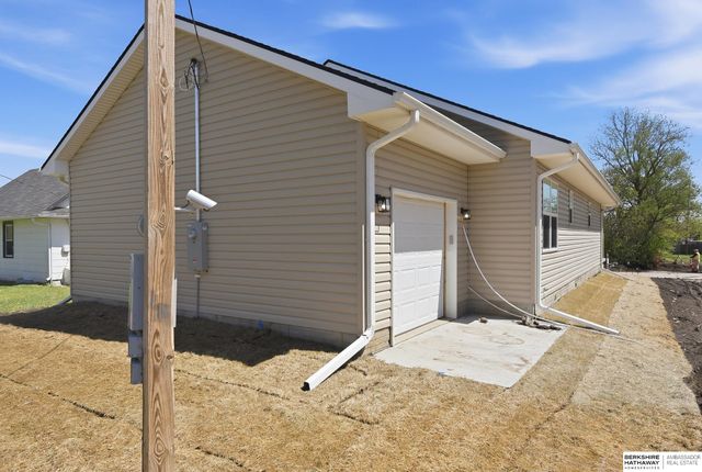 2214 N 26th Street, Omaha, NE 68111