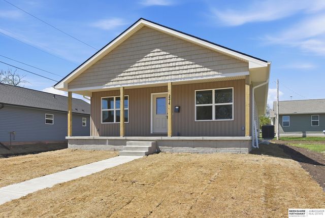 2214 N 26th Street, Omaha, NE 68111