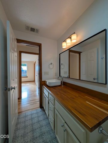 1065 Shayla Lane, Central Point, OR 97502