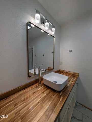 1065 Shayla Lane, Central Point, OR 97502