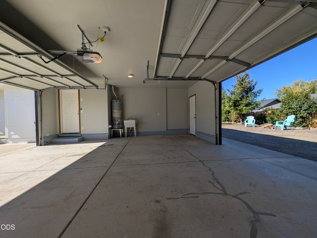 1065 Shayla Lane, Central Point, OR 97502