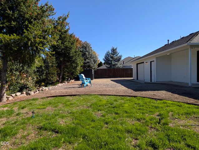 1065 Shayla Lane, Central Point, OR 97502