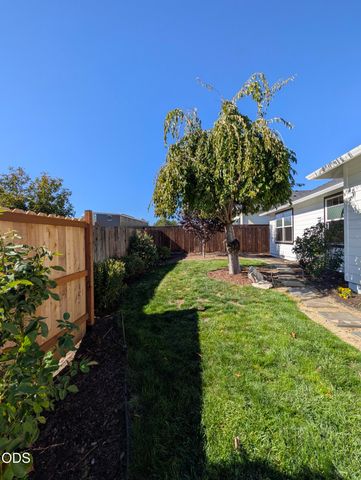 1065 Shayla Lane, Central Point, OR 97502