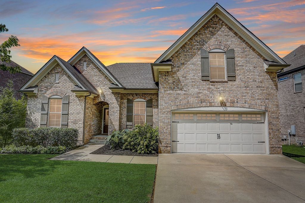2565 Westerham Way, Thompsons Station, TN 37179