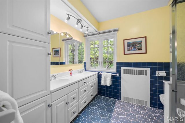 665 W Polo Drive, Clayton, MO 63105