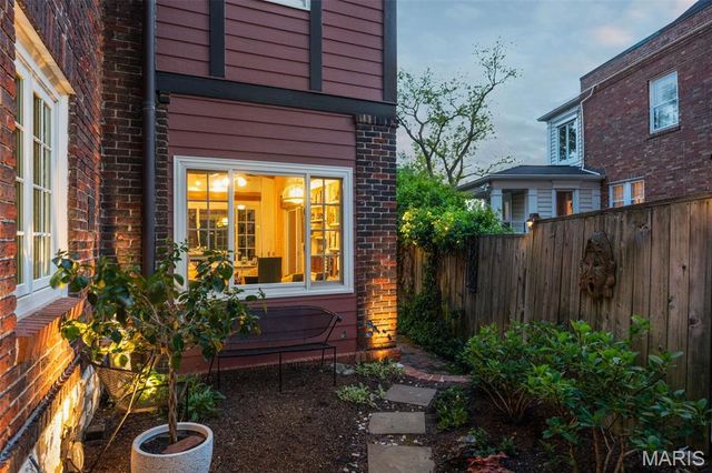 665 W Polo Drive, Clayton, MO 63105
