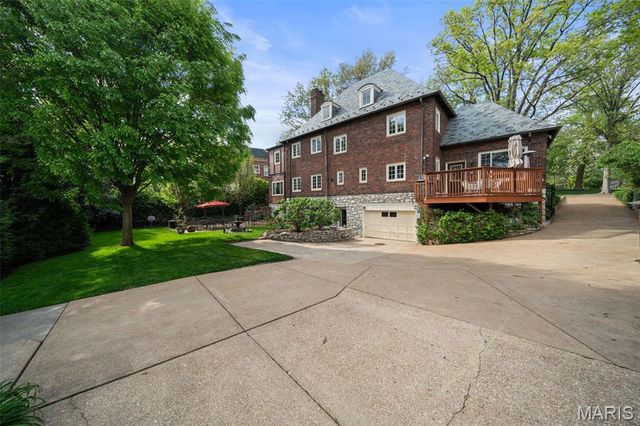 665 W Polo Drive, Clayton, MO 63105