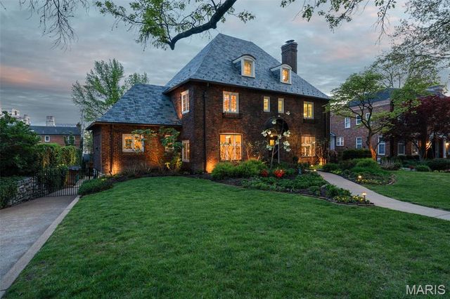 665 W Polo Drive, Clayton, MO 63105
