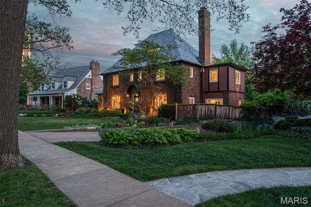 665 W Polo Drive, Clayton, MO 63105