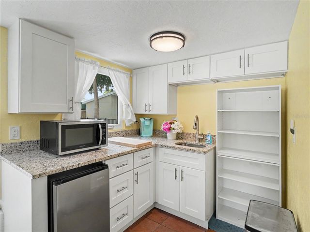 2547 BAHIA VISTA STREET, Sarasota, FL 34239