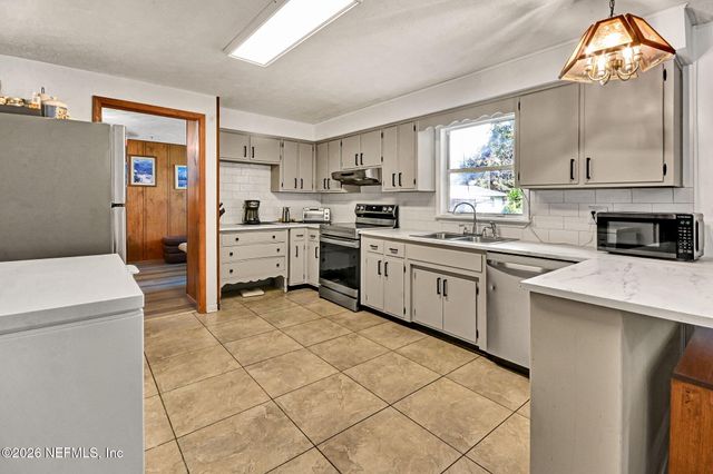 549 CLERMONT Avenue S, Orange Park, FL 32073