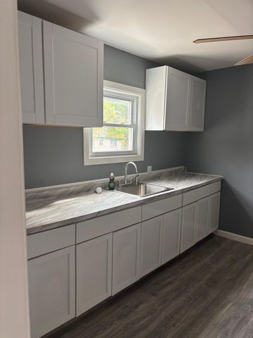 7028 Yacht Avenue, Warren, MI 48091