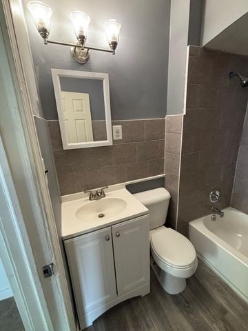 7028 Yacht Avenue, Warren, MI 48091
