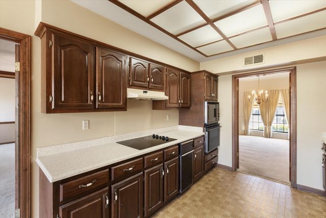 2481 CARROLLWOOD LN, Memphis, TN 38016