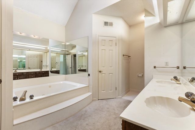 2481 CARROLLWOOD LN, Memphis, TN 38016