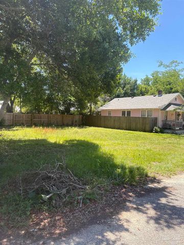 708 N Wentworth St, Pensacola, FL 32505