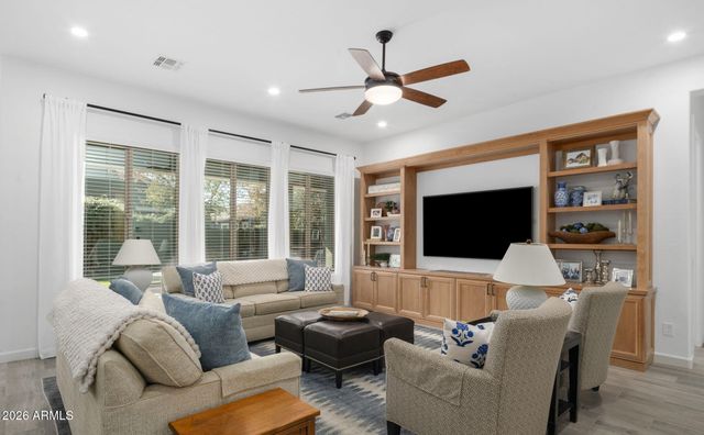 2929 E APPALOOSA Road, Gilbert, AZ 85296
