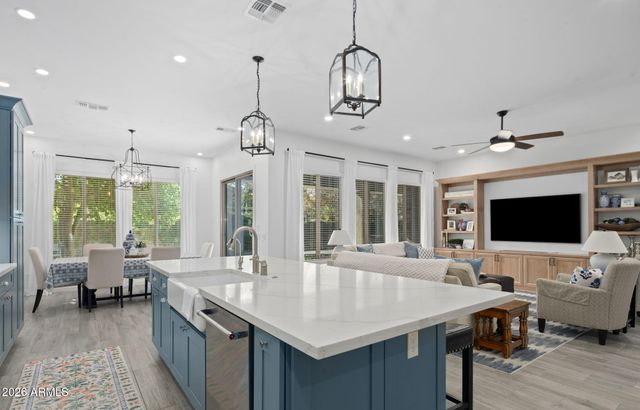 2929 E APPALOOSA Road, Gilbert, AZ 85296