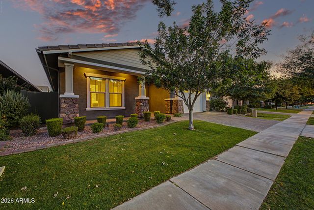 2929 E APPALOOSA Road, Gilbert, AZ 85296