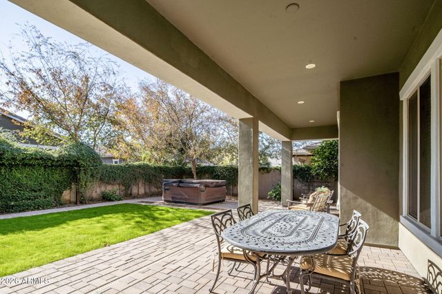 2929 E APPALOOSA Road, Gilbert, AZ 85296