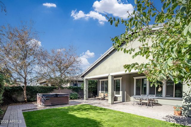 2929 E APPALOOSA Road, Gilbert, AZ 85296