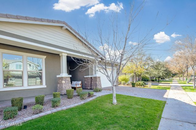 2929 E APPALOOSA Road, Gilbert, AZ 85296
