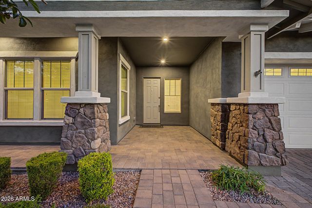 2929 E APPALOOSA Road, Gilbert, AZ 85296