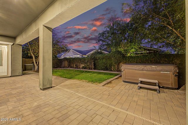 2929 E APPALOOSA Road, Gilbert, AZ 85296