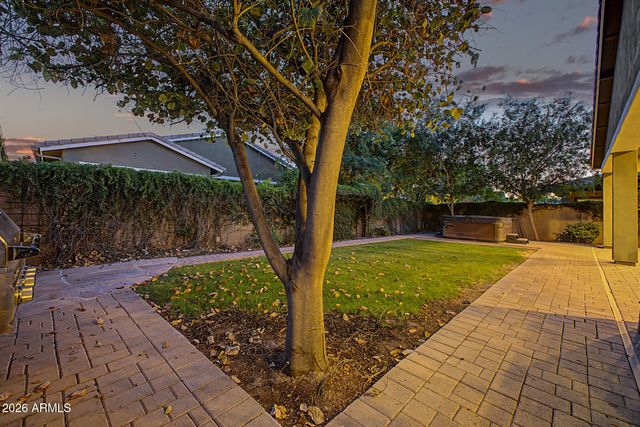 2929 E APPALOOSA Road, Gilbert, AZ 85296
